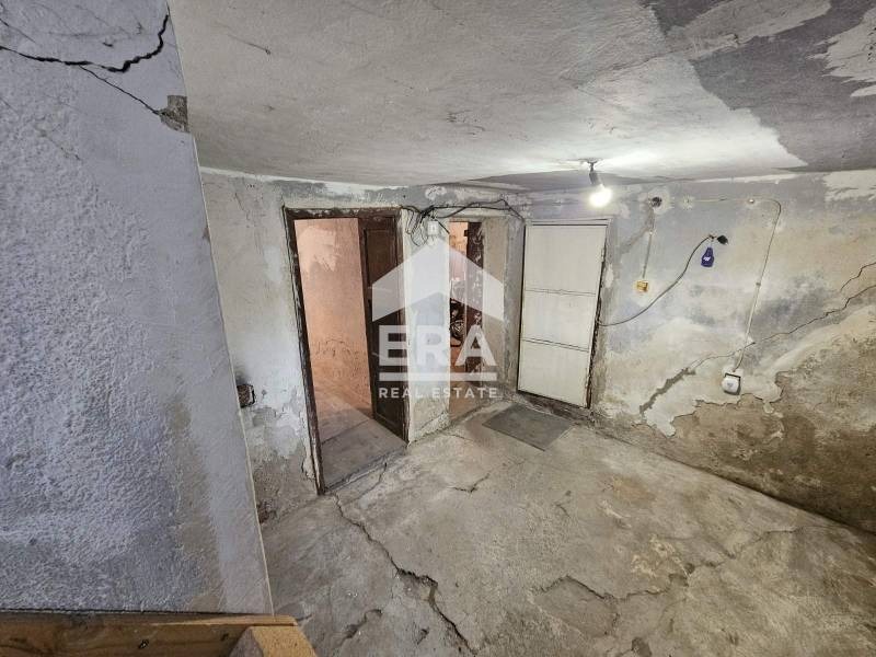 Продава КЪЩА, гр. София, Требич, снимка 7 - Къщи - 48750591