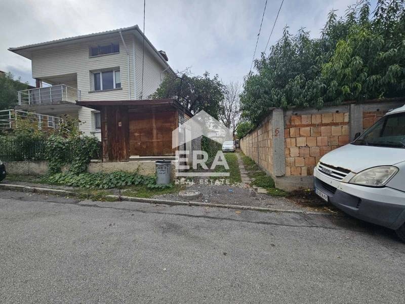 Продава КЪЩА, гр. София, Требич, снимка 2 - Къщи - 48750591