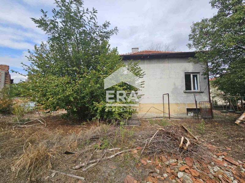 Продава КЪЩА, гр. София, Требич, снимка 3 - Къщи - 48750591