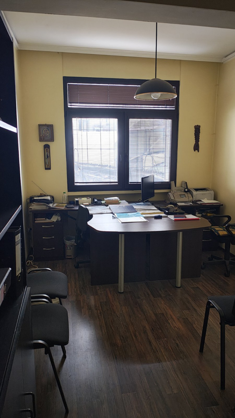 Продава ОФИС в град София, Център - 74 кв.м / 370 000 € » 723 657.10 лв., ИСБ ИМОТИ