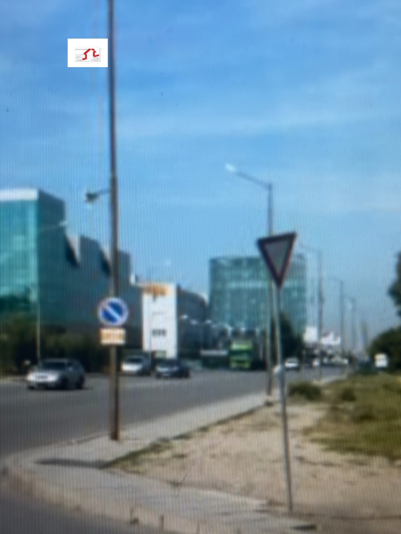 Продава ПАРЦЕЛ в град София, Летище София - 7100 кв.м / 1 789 500 € » 3 499 957.79 лв., МАР МАРИ