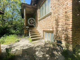 Продажба на имоти в с. Сломер, област Велико Търново - изображение 6 