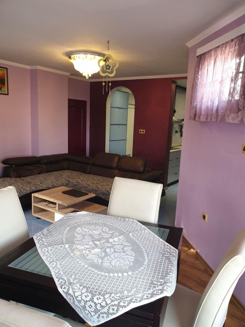 Продава 2-СТАЕН, гр. Бургас, Изгрев, снимка 3 - Апартаменти - 52524308