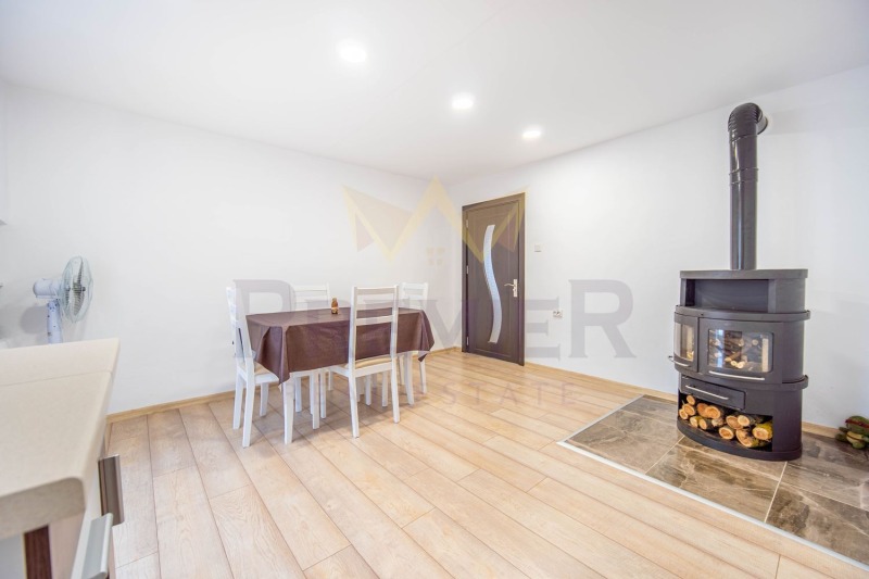 Продава КЪЩА, с. Соколово, област Добрич, снимка 2 - Къщи - 53430912