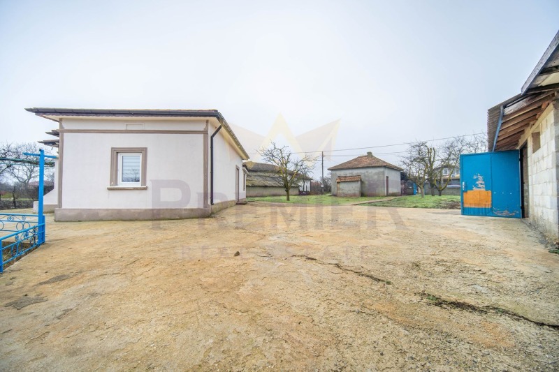 Продава КЪЩА, с. Соколово, област Добрич, снимка 14 - Къщи - 53430912