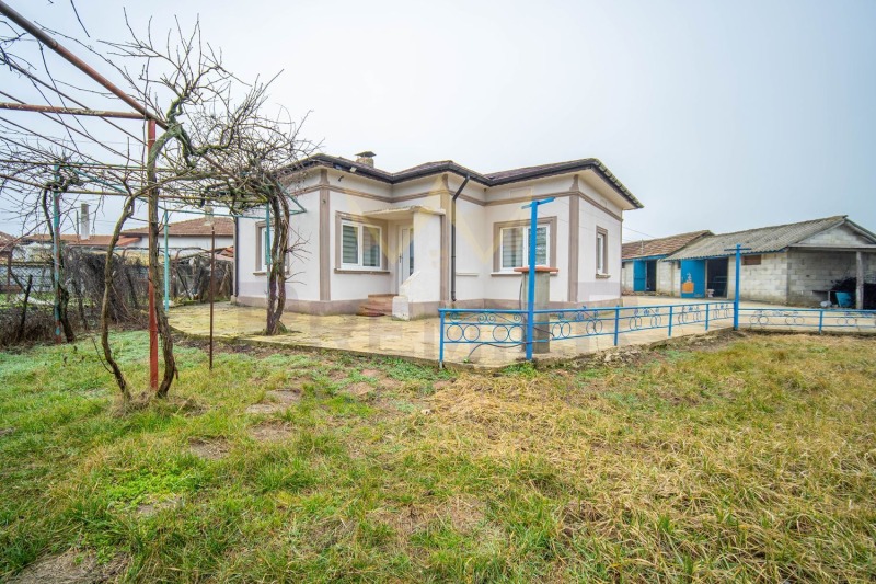 Продава КЪЩА, с. Соколово, област Добрич, снимка 4 - Къщи - 53430912