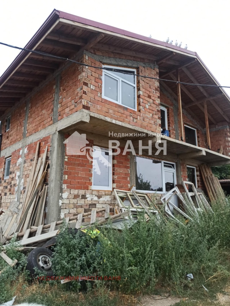 Продава ВИЛА, гр. Карлово, област Пловдив