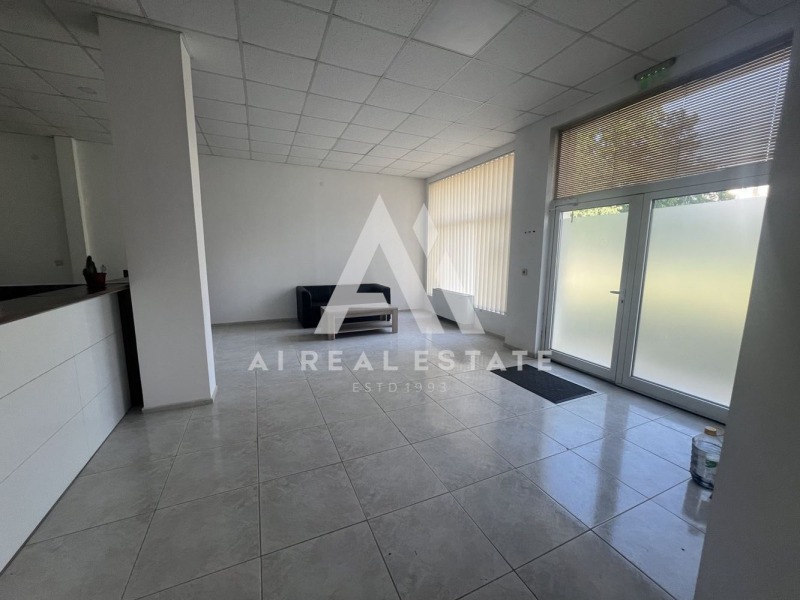 In vendita  Negozio Pleven , Storgoziia , 211 mq | 59283992 - Immagine [2]