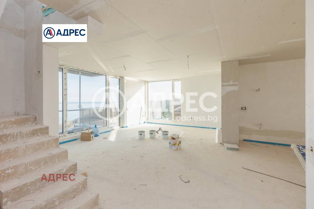 Продава МНОГОСТАЕН, гр. Варна, Галата, снимка 2 - Апартаменти - 54075426