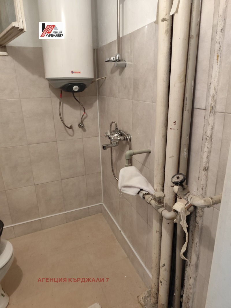Продава  1-стаен град Кърджали , Студен кладенец , 35 кв.м | 91669266 - изображение [7]