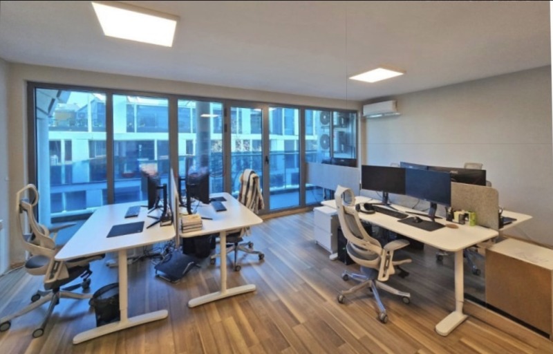 Продава 4-СТАЕН, град София, Медицинска академия • 453900 € / 887751.24 лв. • 67856057 1