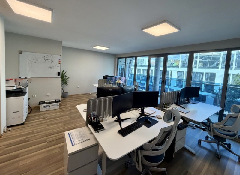 Продава 4-СТАЕН, гр. София, Медицинска академия, снимка 2 - Апартаменти - 52225611