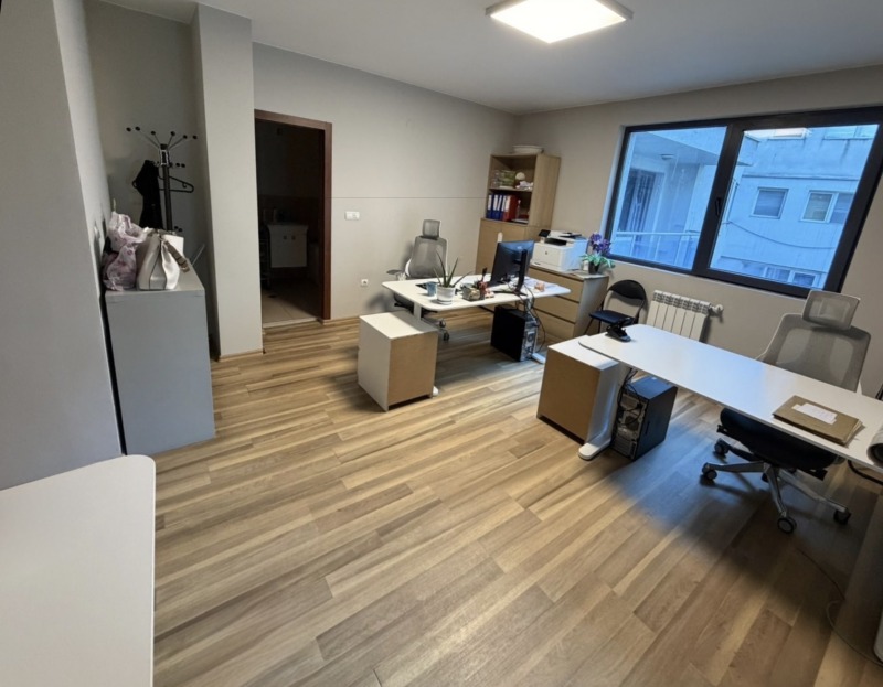 Продава 4-СТАЕН, гр. София, Медицинска академия, снимка 4 - Апартаменти - 52225611