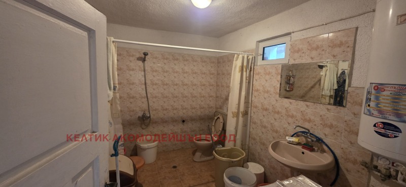 Продава КЪЩА, с. Крайници, област Кюстендил, снимка 12 - Къщи - 52362969