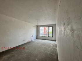 2-стаен град София, Студентски град 8