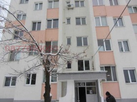 Продажба на многостайни апартаменти в град Кюстендил - изображение 1 