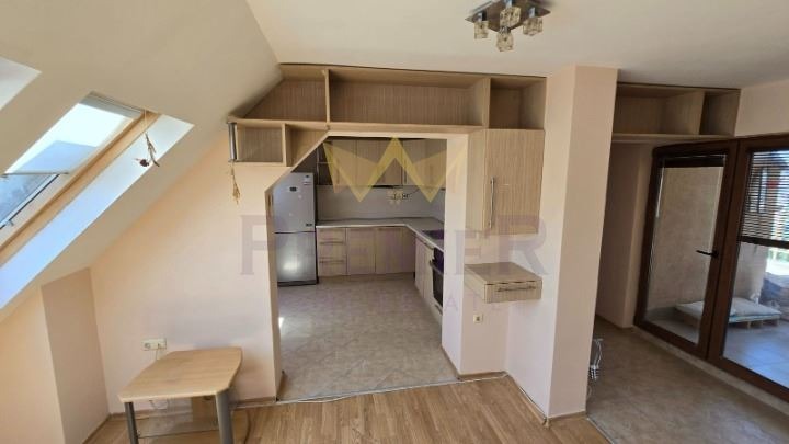 Продава 3-СТАЕН, гр. Варна, Цветен квартал, снимка 2 - Апартаменти - 54675408
