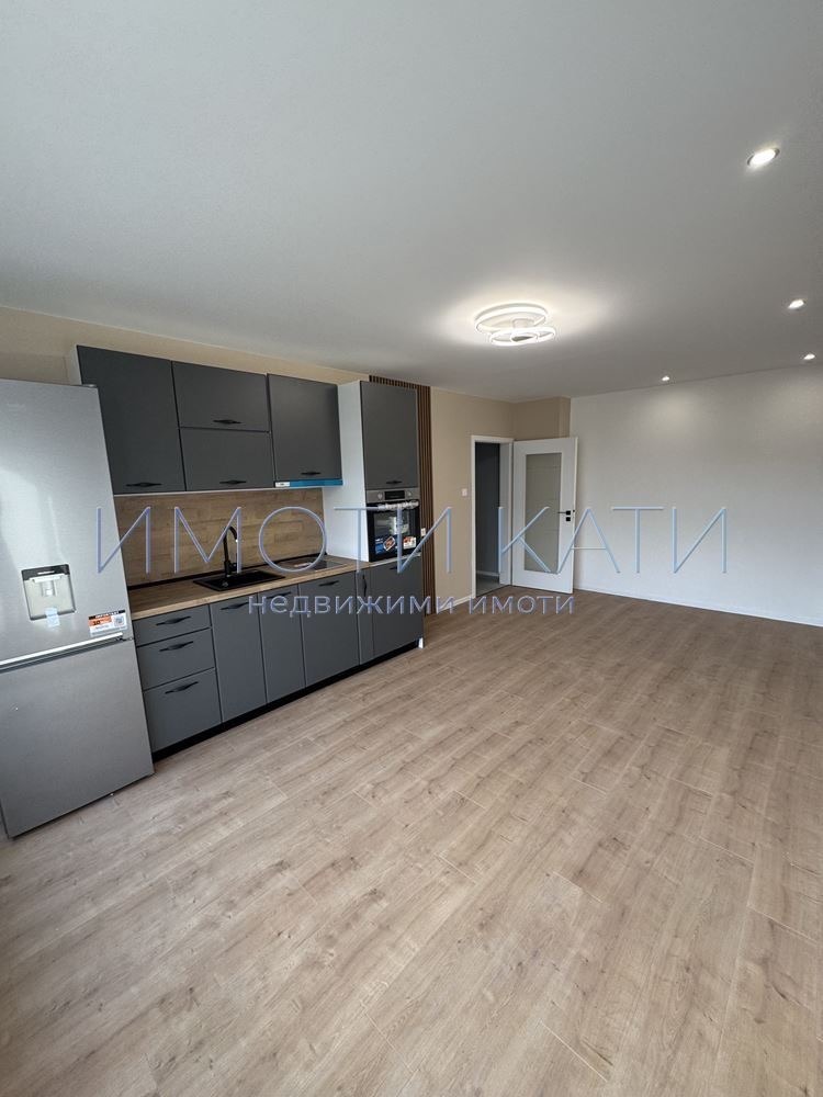 Продава 2-СТАЕН, гр. Перник, Изток, снимка 6 - Апартаменти - 56047128