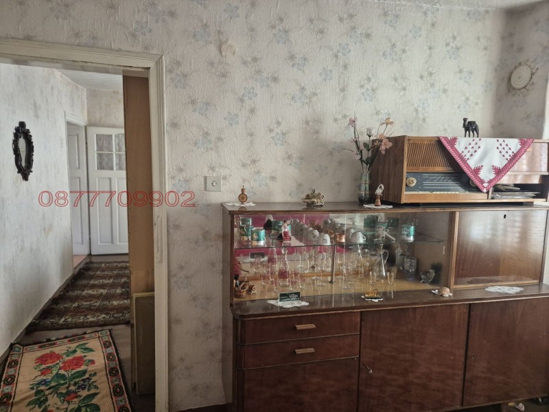 Продава КЪЩА, с. Врачеш, област София област, снимка 12 - Къщи - 52901723