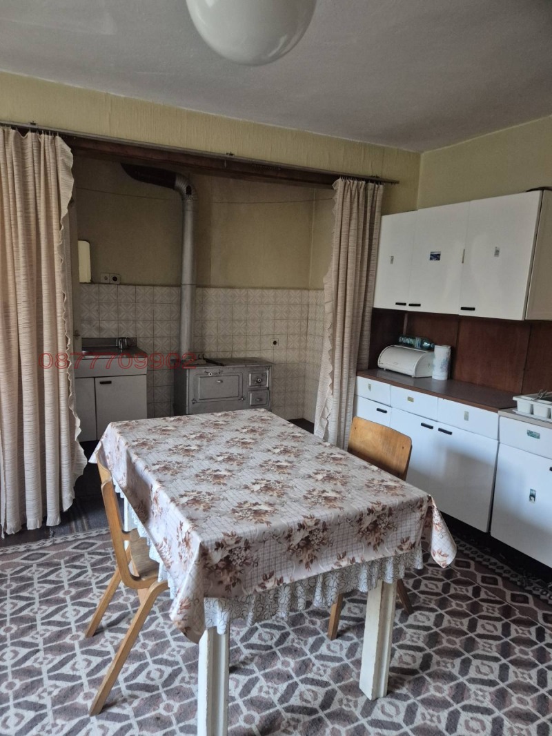 Продава КЪЩА, с. Врачеш, област София област, снимка 8 - Къщи - 52901723