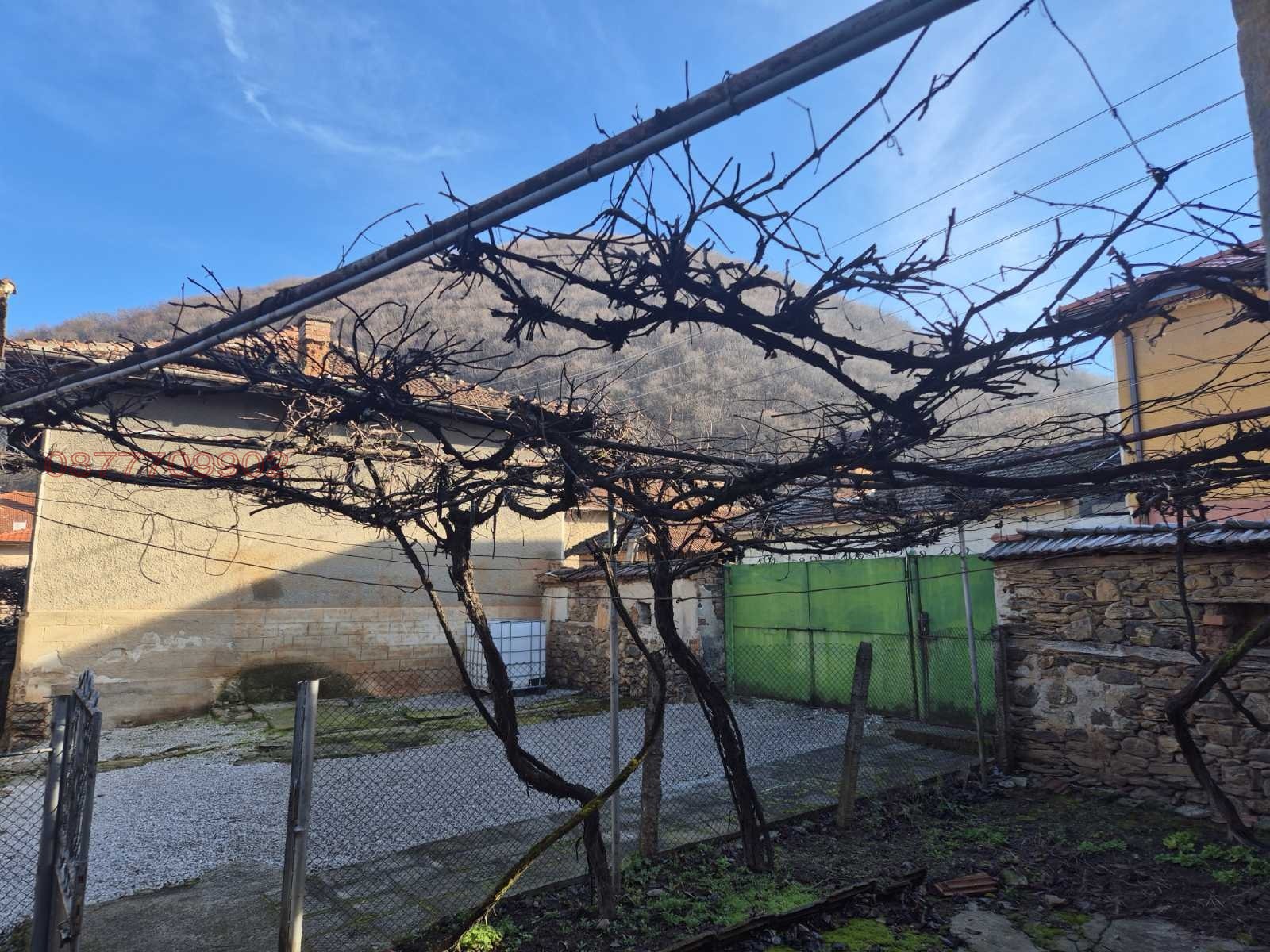 Продава КЪЩА, с. Врачеш, област София област, снимка 6 - Къщи - 53610055