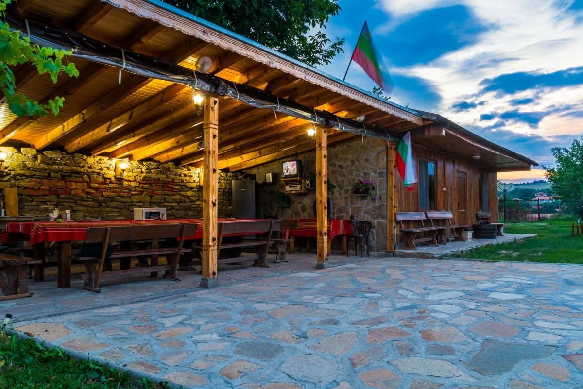 Продава КЪЩА, с. Ловец, област Шумен, снимка 2 - Къщи - 53733721