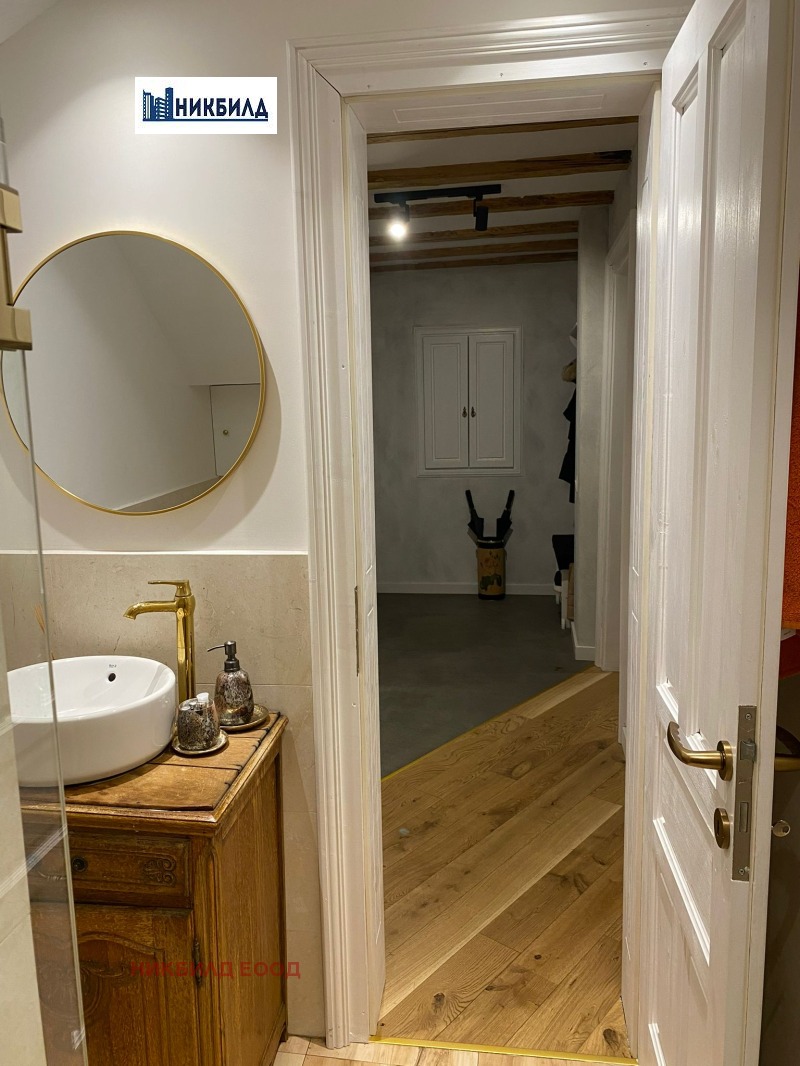 Продава ЕТАЖ ОТ КЪЩА, гр. София, Център, снимка 11 - Етаж от къща - 53294265