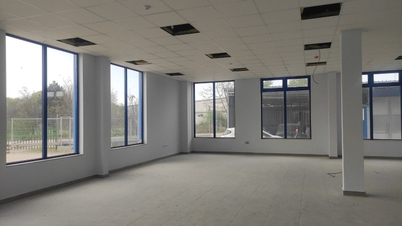 In vendita  Edificio industriale Plovdiv , Industrialna zona - Sever , 2400 mq | 82808569 - Immagine [4]