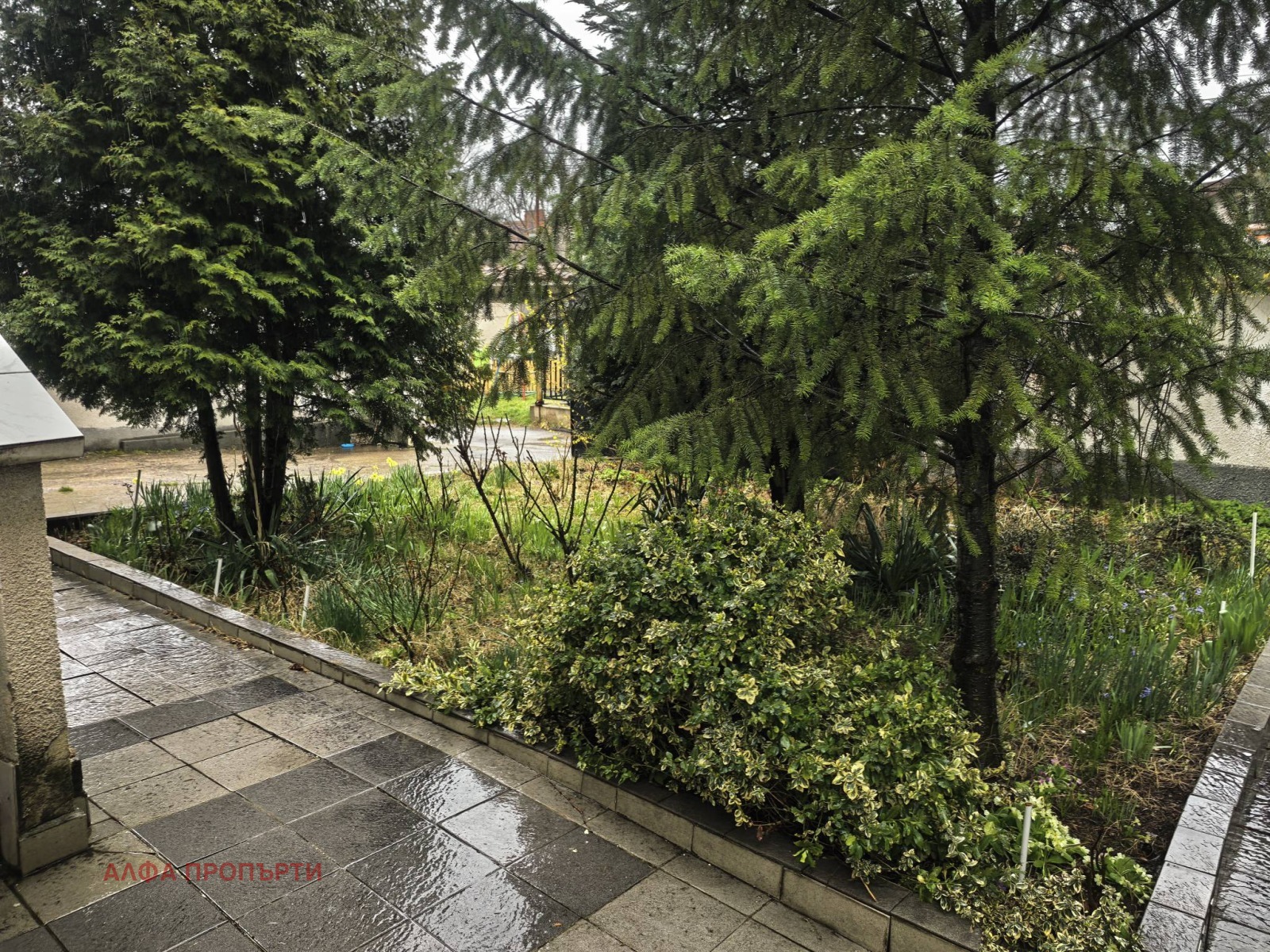 Продава КЪЩА, гр. София, Център, снимка 2 - Къщи - 54520673