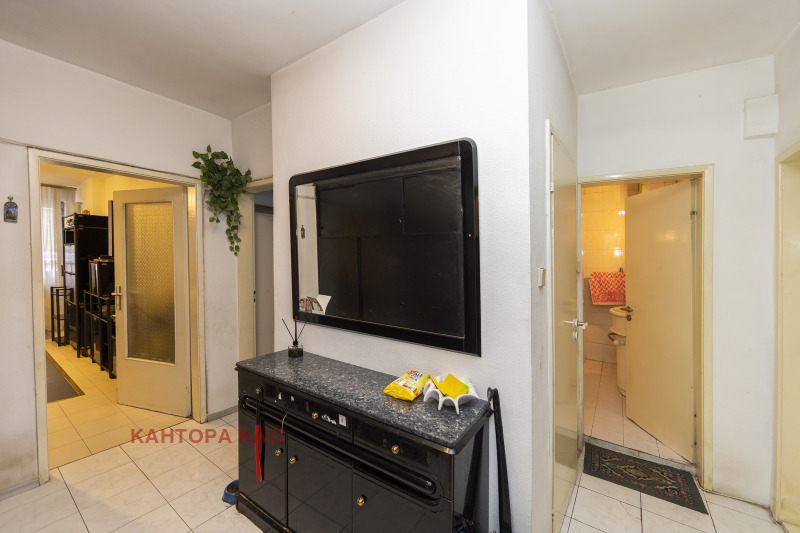 Продава 3-СТАЕН, гр. София, Банишора, снимка 13 - Апартаменти - 52735975