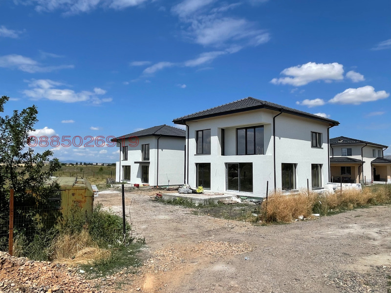 Продава  Къща област София , гр. Костинброд , 200 кв.м | 36329211