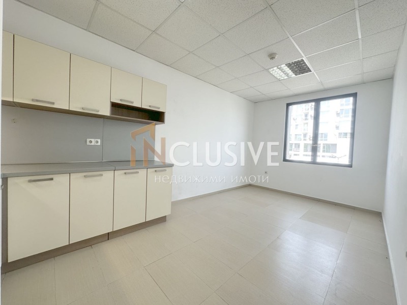 Продава  Офис град София , Дружба 1 , 135 кв.м | 40562175 - изображение [2]