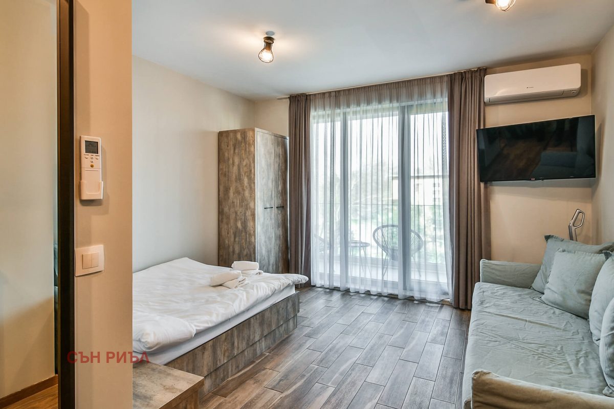Продава 1-СТАЕН, гр. Варна, к.к. Св.Св. Константин и Елена, снимка 2 - Апартаменти - 53763355