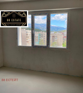 2 bedroom Iztok, Pernik 2