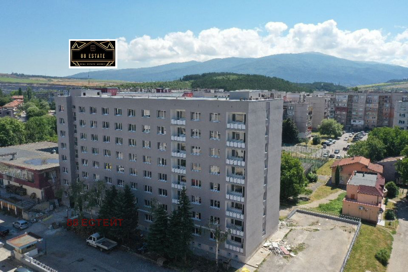 Продава 3-СТАЕН, гр. Перник, Изток, снимка 1 - Aпартаменти - 49460625