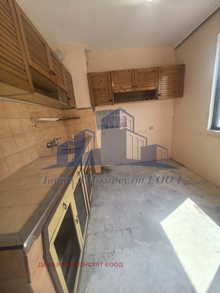 Продава 4-СТАЕН, гр. Шумен, Боян Българанов 2, снимка 8 - Апартаменти - 54744832