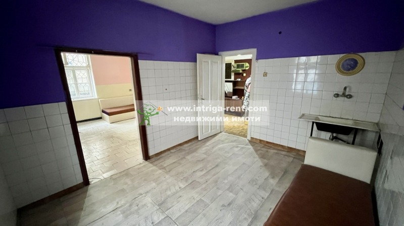 Продава ЕТАЖ ОТ КЪЩА, гр. Хасково, Училищни, снимка 3 - Етаж от къща - 52207997