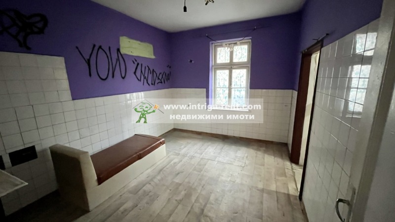 Продава ЕТАЖ ОТ КЪЩА, гр. Хасково, Училищни, снимка 4 - Етаж от къща - 52207997