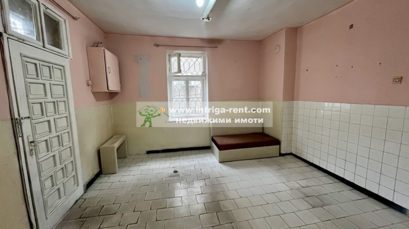 Продава ЕТАЖ ОТ КЪЩА, гр. Хасково, Училищни, снимка 5 - Етаж от къща - 52207997