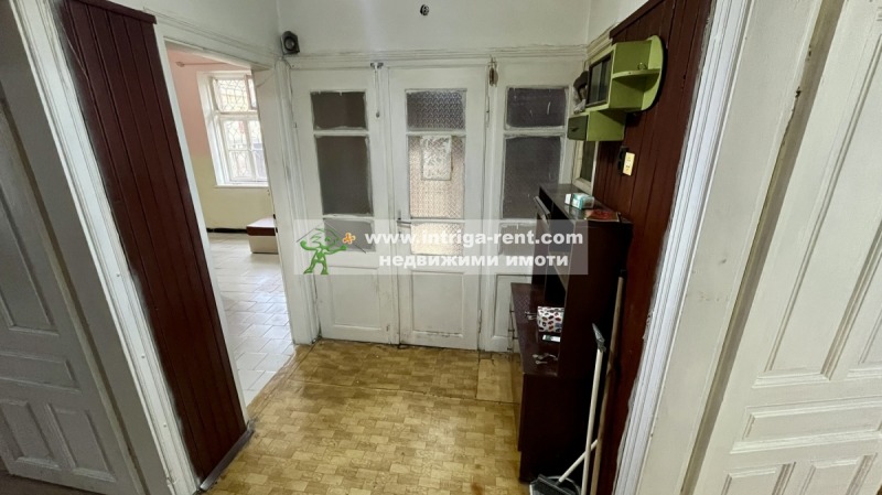 Продава ЕТАЖ ОТ КЪЩА, гр. Хасково, Училищни, снимка 11 - Етаж от къща - 52207997