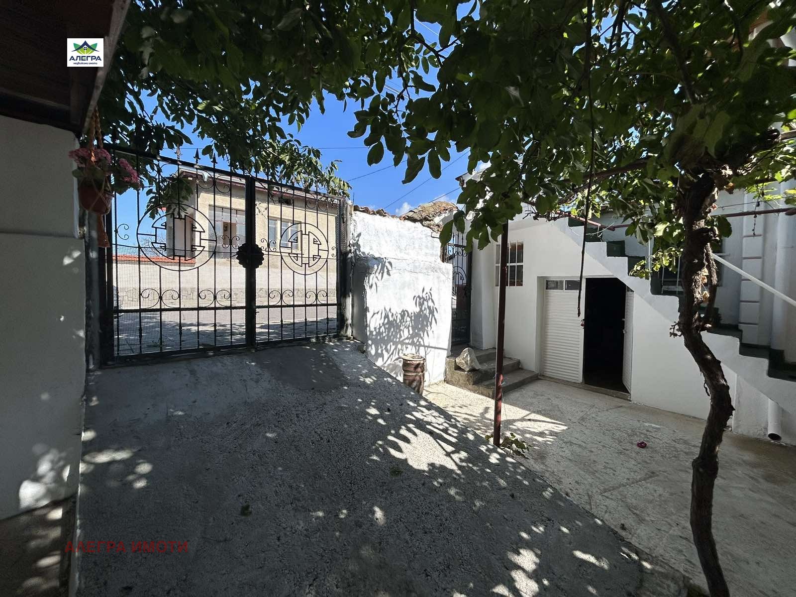 Продава КЪЩА, с. Калугерово, област Пазарджик, снимка 2 - Къщи - 51765427