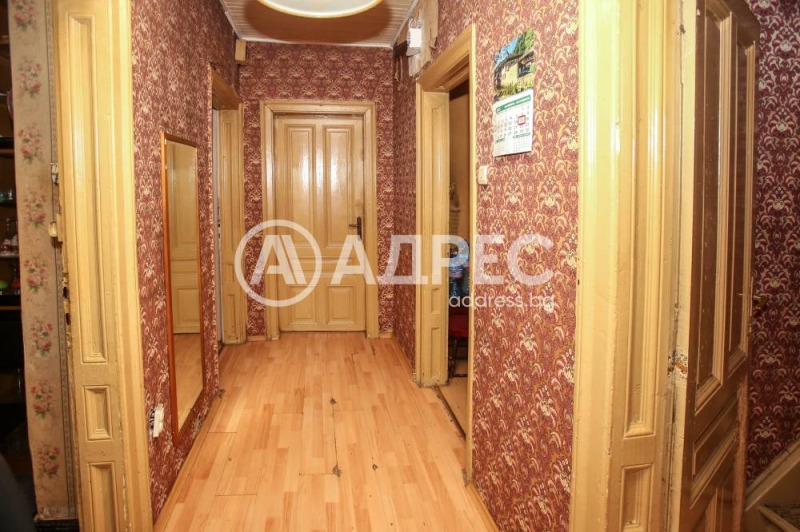 Продава ЕТАЖ ОТ КЪЩА, гр. София, Център, снимка 9 - Етаж от къща - 52564531