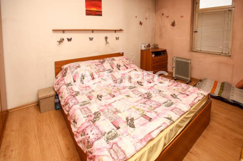 Продава ЕТАЖ ОТ КЪЩА, гр. София, Център, снимка 8 - Етаж от къща - 52564531