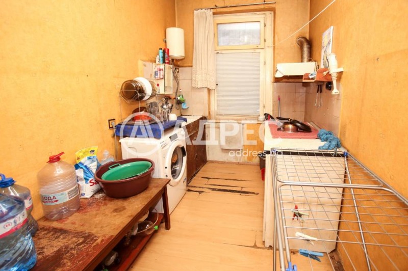 Продава ЕТАЖ ОТ КЪЩА, гр. София, Център, снимка 7 - Етаж от къща - 52564531