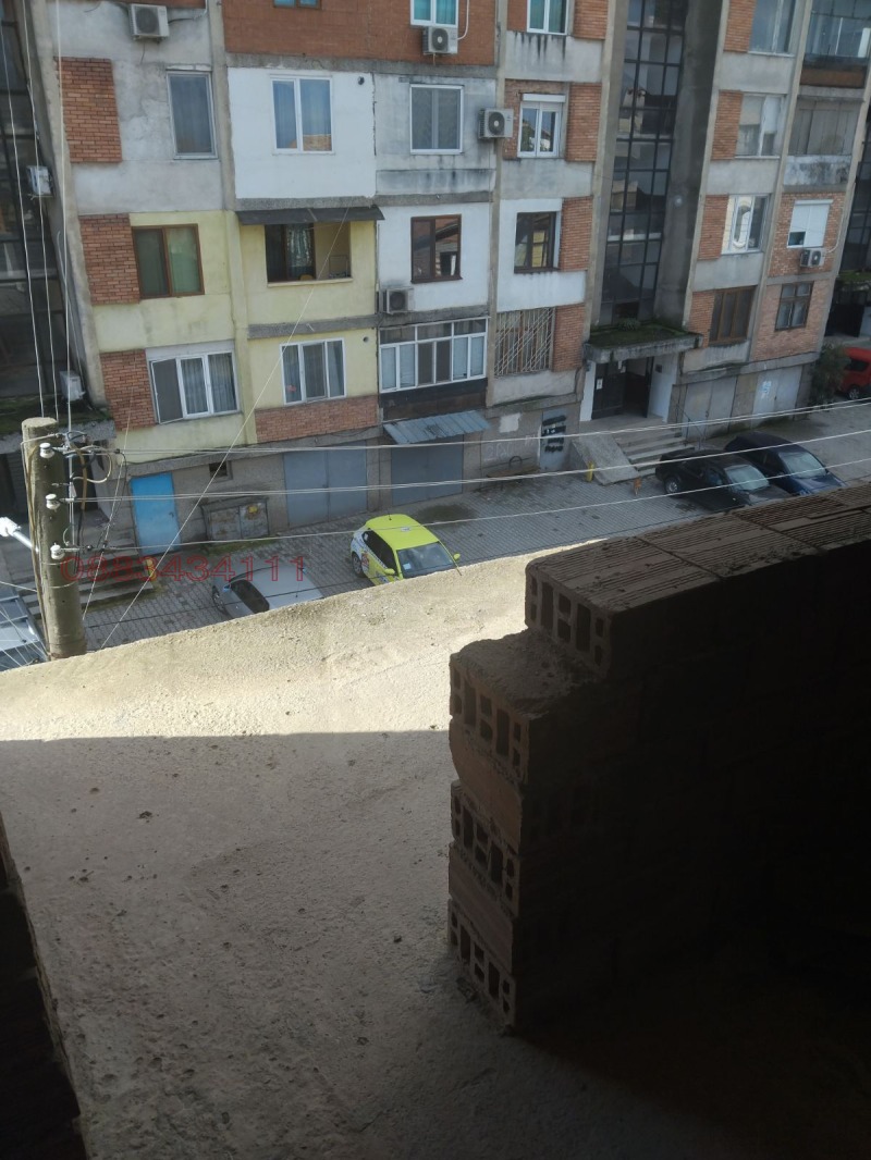 Продава ЕТАЖ ОТ КЪЩА, гр. Петрич, област Благоевград, снимка 3 - Етаж от къща - 53503433