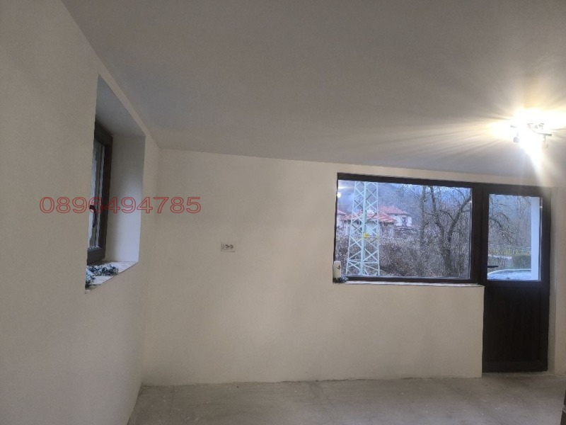 Продава КЪЩА, гр. Троян, област Ловеч, снимка 12 - Къщи - 52901178