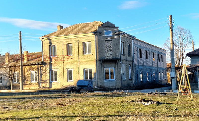 Продава КЪЩА в област Шумен, с. Имренчево - 370 кв.м / 95 000 € » 185 803.85 лв.