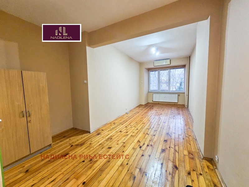 Продава 2-СТАЕН, гр. София, Център