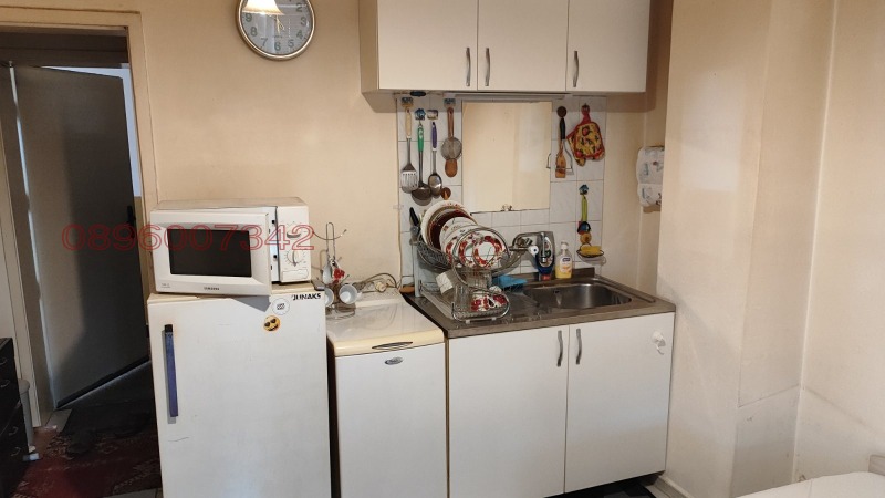 Продава АТЕЛИЕ, ТАВАН, гр. Русе, Централен кооп. пазар, снимка 4 - Апартаменти - 52896743