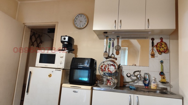 Продава АТЕЛИЕ, ТАВАН, гр. Русе, Централен кооп. пазар